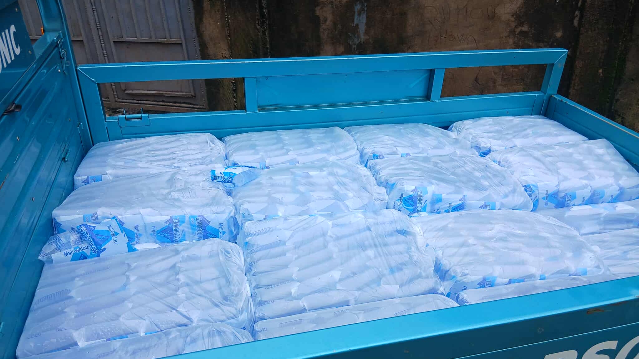 Fermeture d’unités de production d’eau : entre assainissement et inquiétude économique