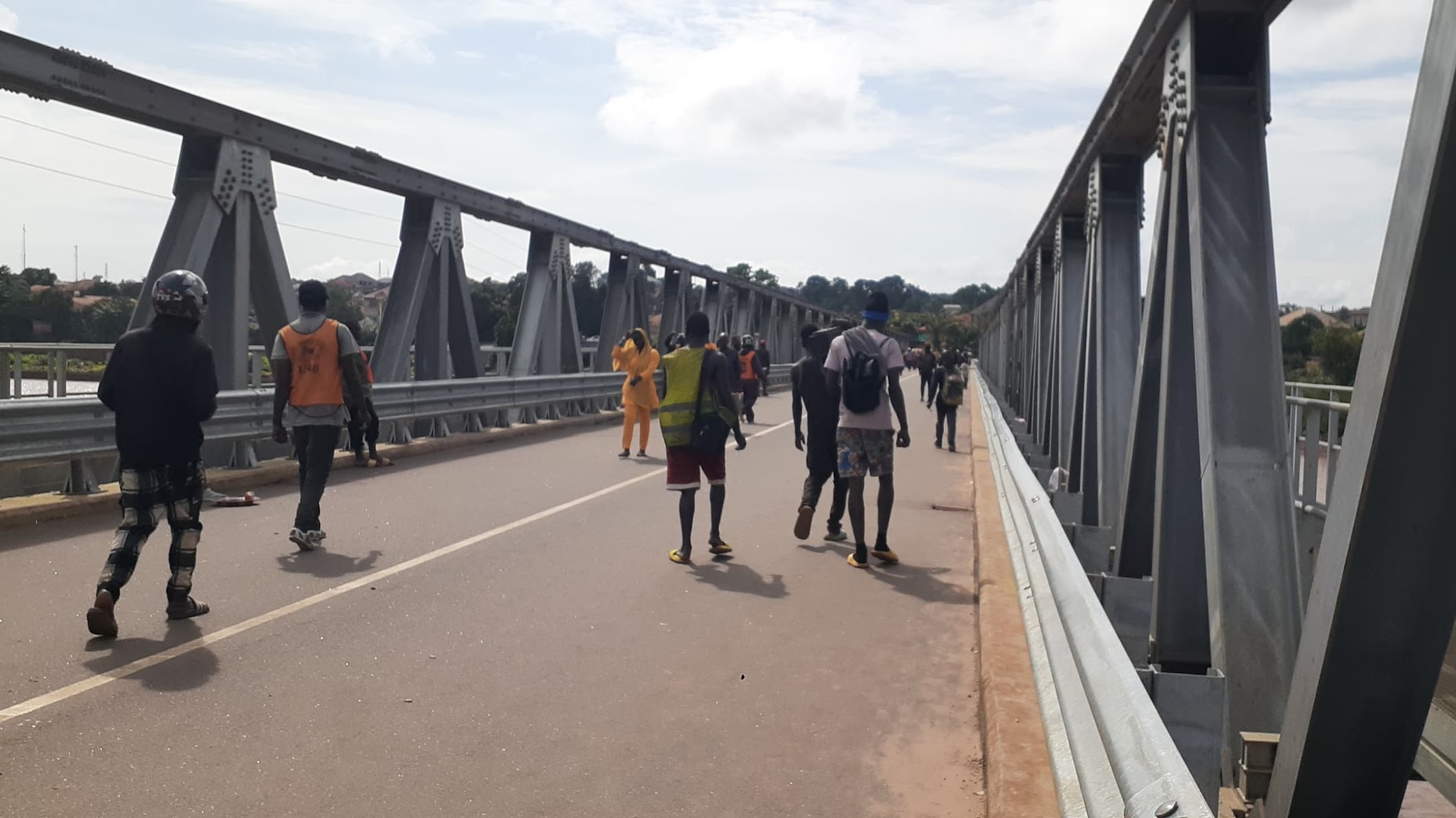 Kassognah : des usagers en colère face au retard d'ouverture du pont, malgré l'avancement des travaux