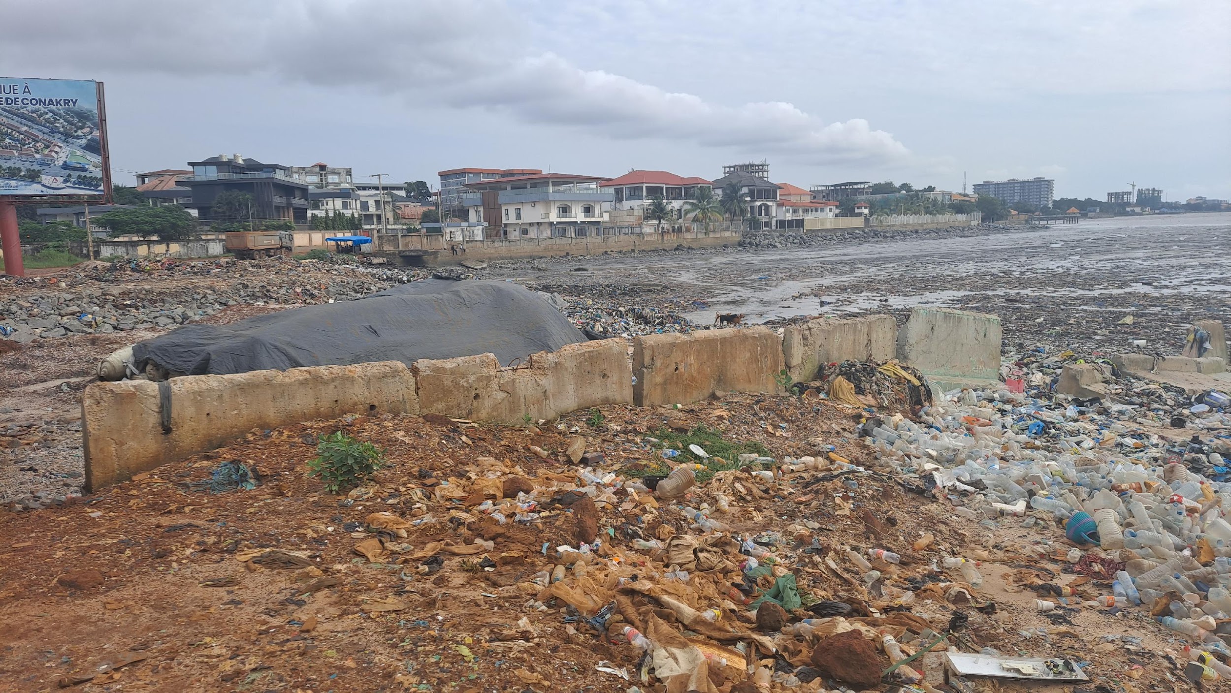 Plage de Lambanyi : quand le remblai menace le littoral