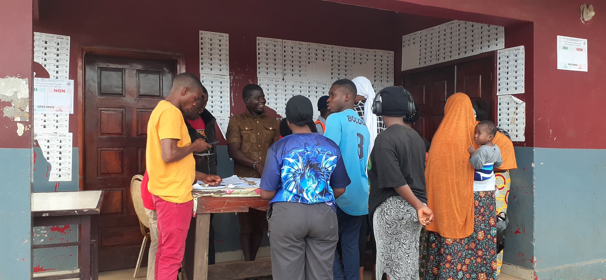 Distribution des cartes d’électeur à Conakry : « Il y a beaucoup d’engouement autour… »