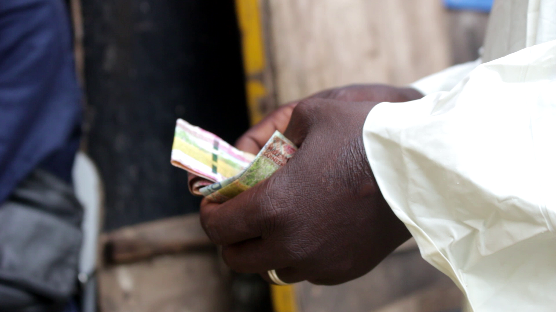 Crise du cash en Guinée : la transition vers le numérique comme alternative ?