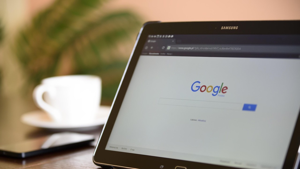 L'information et l'économie en difficulté: le référendum qui a mis Internet sur pause