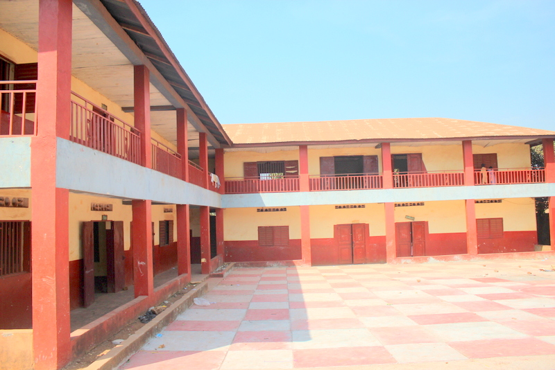 Absence de lycée public à la Cimenterie : un parcours du combattant pour les élèves