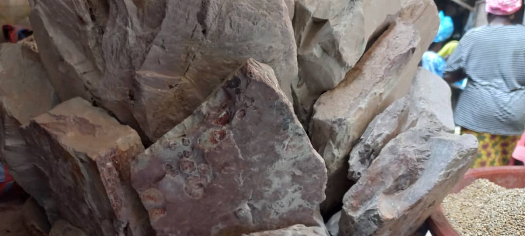 Consommation de kaolin : une habitude aux risques sanitaires méconnus… 