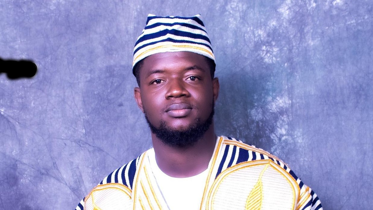 À la rencontre de Gbadé Kassanka, une voix montante de l’art engagé…